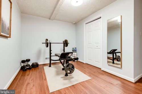 2122 Rampart Dr, Alexandria VA exterior