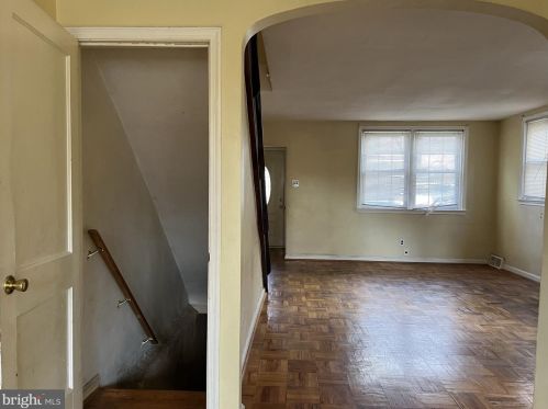 610 Longshore Ave, Philadelphia PA 19111-4423 exterior