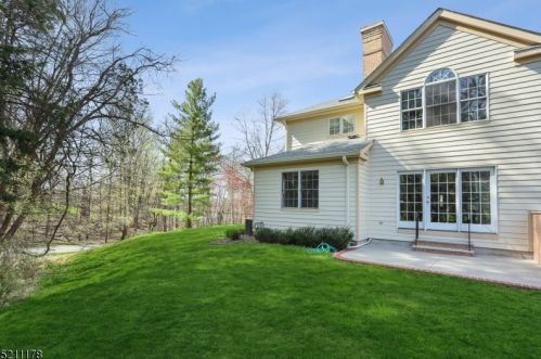 13 Chadwell Pl, Morristown NJ 07960-6945 exterior