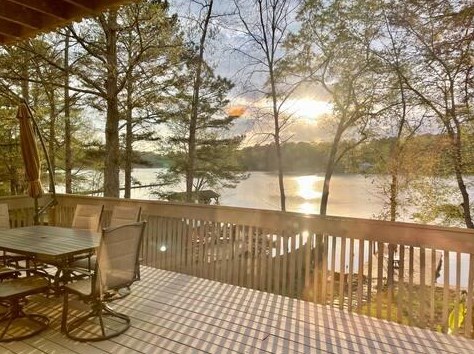 8712 Lake Dr, Lithonia GA  30039-6530 exterior