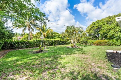 152 27 Ave, Boynton Beach FL 33435-7632 exterior