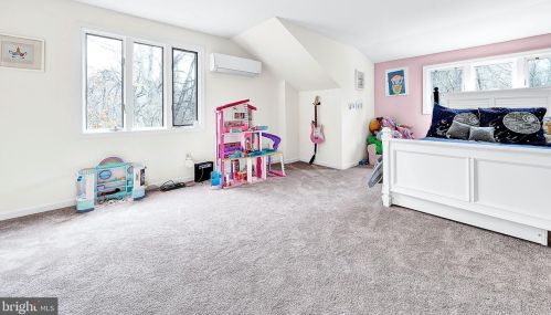 415 Heatherwood Dr, Media PA 19063-5131 exterior