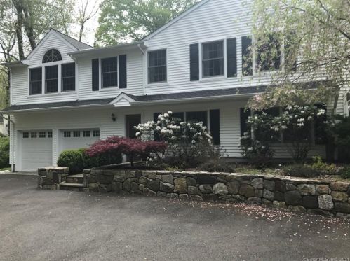 51 Continental Dr, Ridgefield CT  06877-3111 exterior