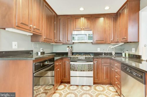 3309 Old Dominion Blvd, Alexandria VA 22305-1319 exterior