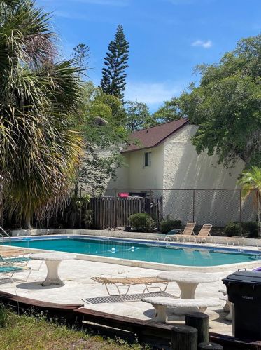 12611 Touchton Dr, Tampa FL 33617-1505 exterior