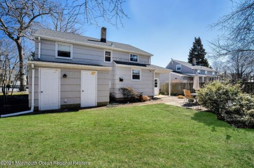 1125 Roe Ave, Point Pleasant Beach NJ 08742-4449 exterior