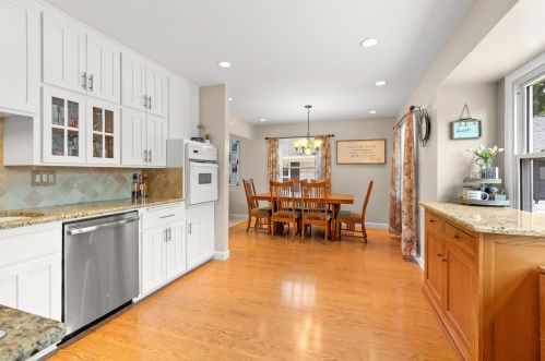 3653 75th St, Milwaukee, WI 53220-1139