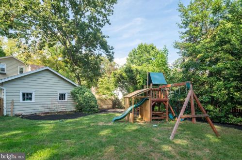 400 Beechwood Ave, Tavistock NJ 08033-1105 exterior