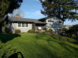 127 130th Pl, Portland OR  97230-2501 exterior