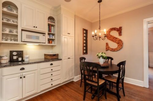 3103 Dl Dr, Atlanta GA 30305-2722 exterior