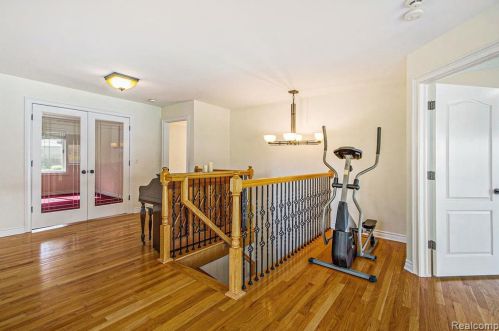 692 Appalachi St, Walled Lake MI  48390-1005 exterior