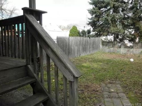 36 Lk Ave, Middletown NY 10940-5911 exterior