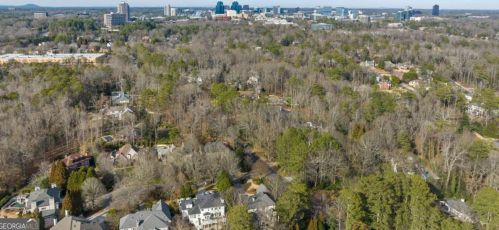 700 Brookwoods Trce, Atlanta GA 30342-2473 exterior