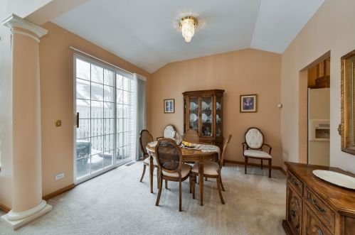 502 Pheasant Trl, Saint Charles IL 60174-8847 exterior