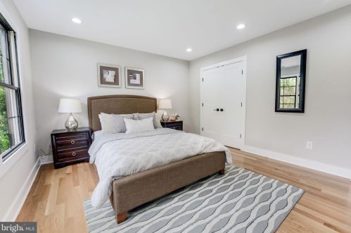 1505 Crestwood Dr, Alexandria VA  22302-2303 exterior