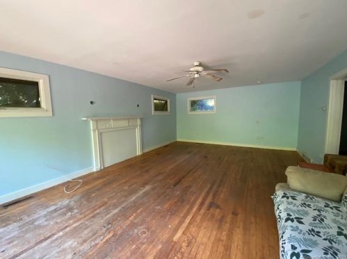 151 Salem Rd, Ridgefield CT 06877-3122 exterior