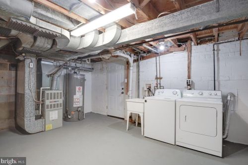 11902 Valleywood Dr, Silver Spring MD 20902-2235 exterior