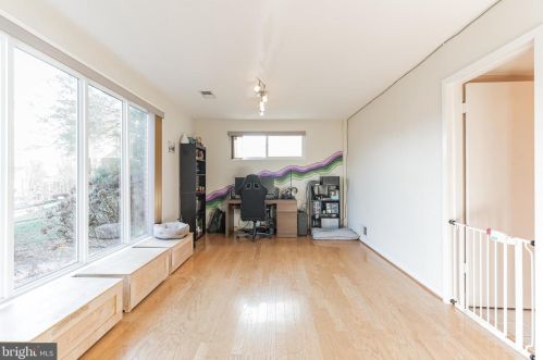 5428 Enid Pl, Alexandria VA  22312-6428 exterior