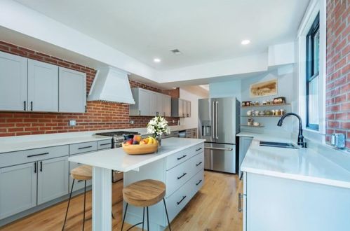 1714 Buena Vis St, Pittsburgh PA 15212-3927 exterior