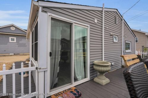 35 Plover Way, Lavallette NJ 08735-1518 exterior