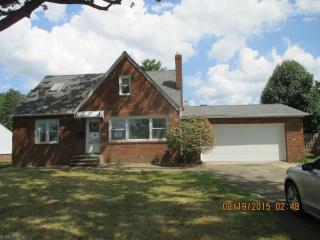 891 250th St, Cleveland, OH 44132-2403