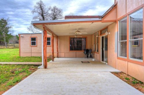 3064 Spg Br Rd, Montgomery TX 77316-2503 exterior