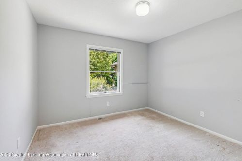 502 Brunswick Dr, Dewitt MI 48820-9189 exterior