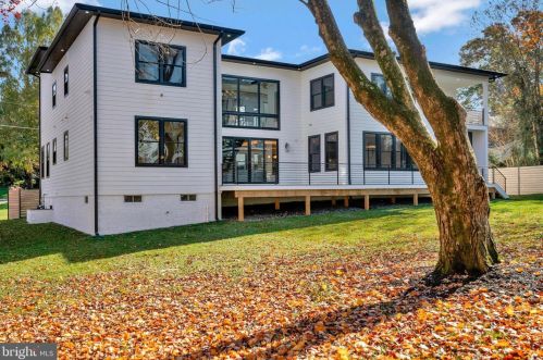 1520 Brookhaven Dr, Mc Lean VA  22101-4127 exterior