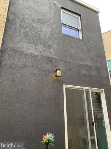 1411 19 St, Philadelphia PA 19146-4655 exterior