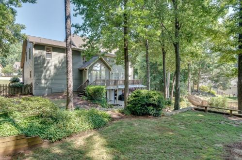 3052 Oaktree Ln, Duluth GA 30096-5886 exterior