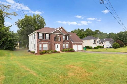 5961 Duren Mdw Dr, Lithonia GA 30058-3592 exterior