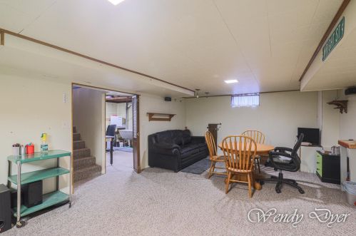 1042 Northlawn St, Grand Rapids MI 49505-3717 exterior