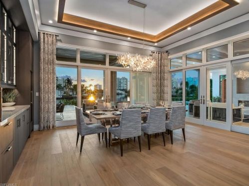 3841 Crayton Rd, Naples FL 34103-3528 exterior