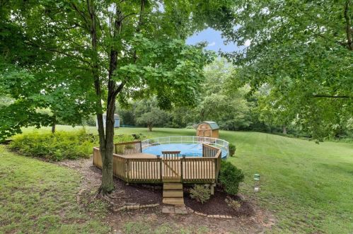 6127 Erb Rd, Saint Louis MO 63129-4505 exterior