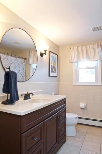 21 Cornwall Rd, Norwalk CT 06850-1834 exterior