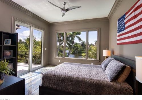 2375 Lantern Ln, Naples FL 34102-7721 exterior