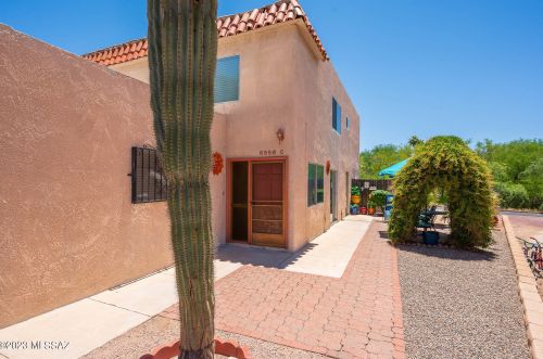 6556 Calle La Paz, Tucson, AZ 85715-4064