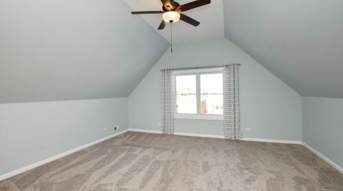 5149 Grace St, Chicago IL 60613-3904 exterior