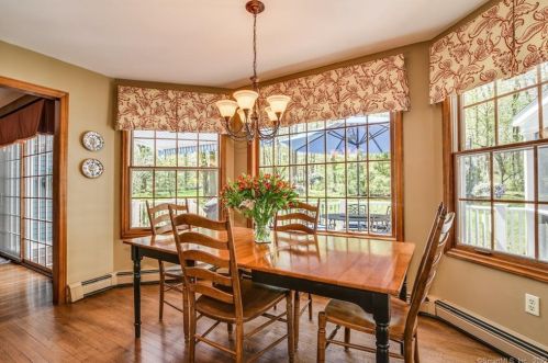 43 Jefferson Dr, Ridgefield CT 06877-5910 exterior