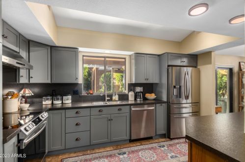 11039 11th St, Phoenix AZ  85020-5852 exterior