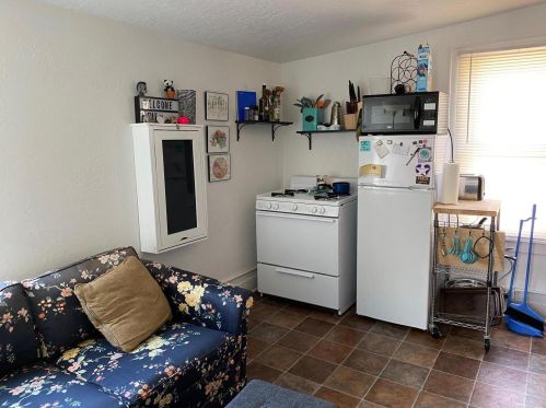 1427 81st St, Milwaukee, WI 53214-4561