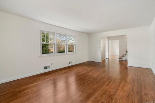 620 Columbus Ave, Mount Vernon NY 10550-4730 exterior