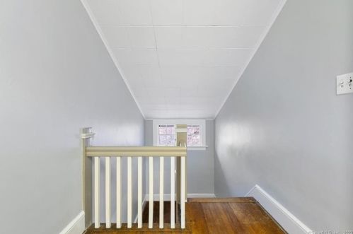 458 Main St, Meriden CT 06451-5090 exterior