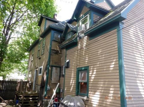 924 Stockbridge Ave, Kalamazoo MI 49001-3810 exterior