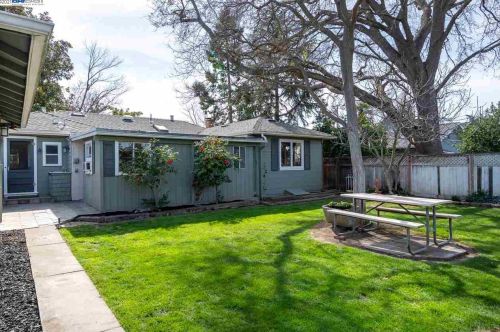 3775 Walnut Ave, Concord CA 94519-1947 exterior