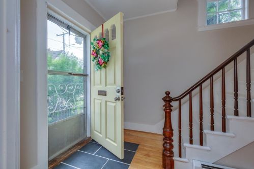 36 Charles St, Concord NH  03303-1528 exterior