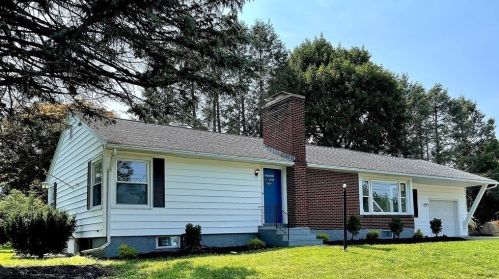 9 Dixfield Rd, Worcester MA  01606-1085 exterior