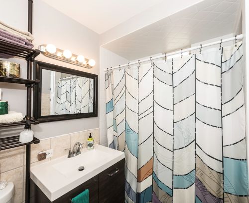 6124 Kildare Ave, Chicago IL  60646-5226 exterior