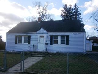 81 Amore Rd, Springfield, MA 01109-2407