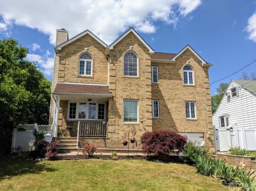 81 Wall St, Metuchen, NJ 08840-2857